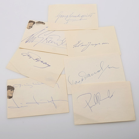 AUTOGRAF. CA 40 BLANDADE SVENSKA AUTOGRAFER INOM OLIKA OMRÅDEN. (1 ...
