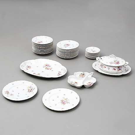 DINING PARTS, 40 pieces Herrmann Ohme (1882-1900) with hand-painted ...