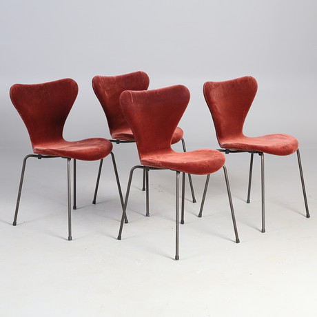ARNE JACOBSEN. Set of four “7's” chairs, model 3107, upholstered in ...