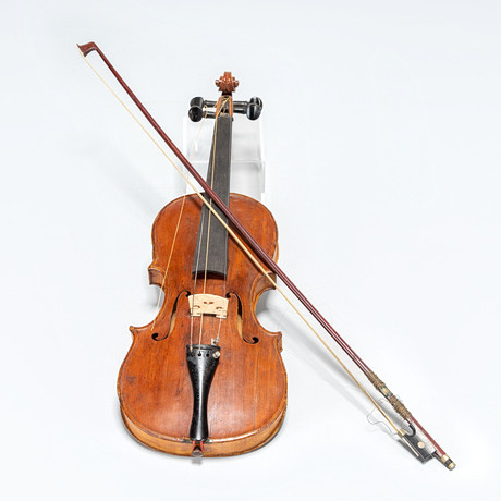 FIOL, Labelled, Luleå 1854. Collectables - Musical instruments - Auctionet