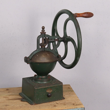 KAFFEKVARN, gjutjärn, Peugeot, Frankrike, tidigt 1900-tal.