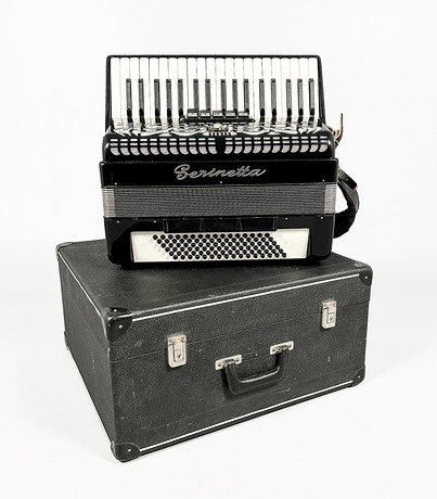 CLARINET Lignatone, Czechoslovakia, 1900s. Collectables