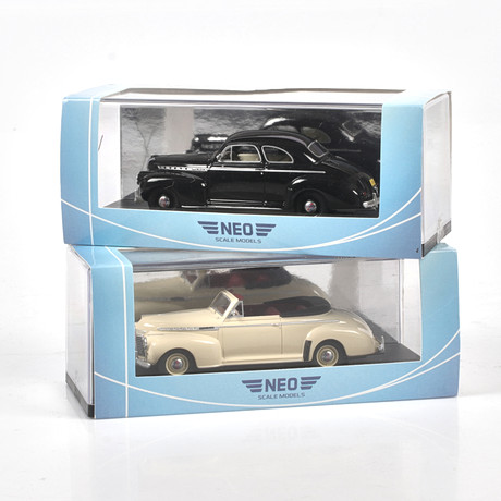 MODELLBILAR, 2 st, metall/resin, Chevrolet Special De Luxe Cab & Coupé, 1961, NEO, skala 1:43.