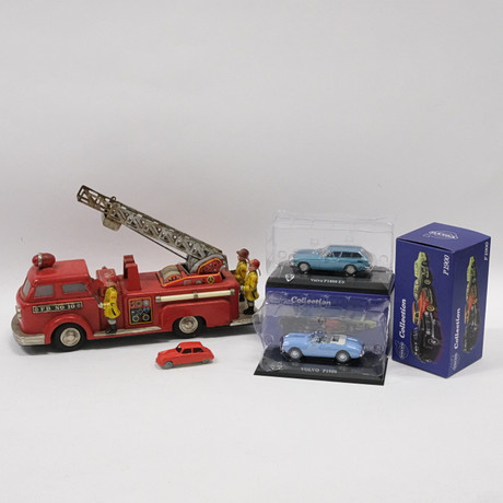 FIRE ENGINE, Simon Snorkel Fire Engine, Corgi, England. Toys