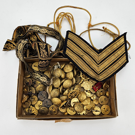 BUTTONS, RIBBONS AND BADGES, including navy. Weapons & Militaria ...