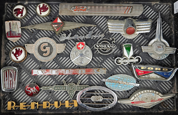 FORDONSMÄRKEN- OCH EMBLEM, bland annat Volvo, Ford, Vauxhall, Renault.