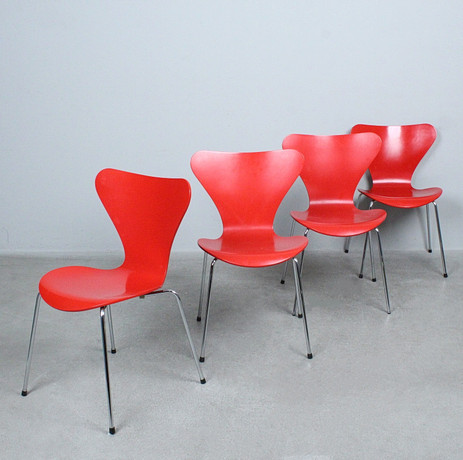 ARNE JACOBSEN. for Fritz Hansen, stool, teak, model 'Dot