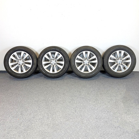 DÄCK PÅ FÄLG, Kia Suv, 235/60R18".