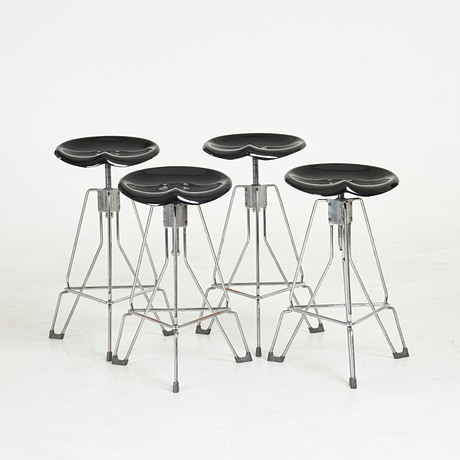 DULTON CO. LTD. Design: Yasu Sasamoto, mirror and stool