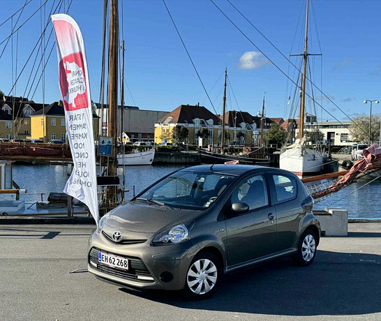 TOYOTA AYGO. Välgörenhetsauktion för Kæk Cancer i Holbæk 2025.