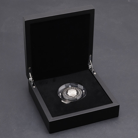 A CHARLES III £5.00 'WATERLOO MEDAL' SILVER COIN, 2025. Coins, Medals ...