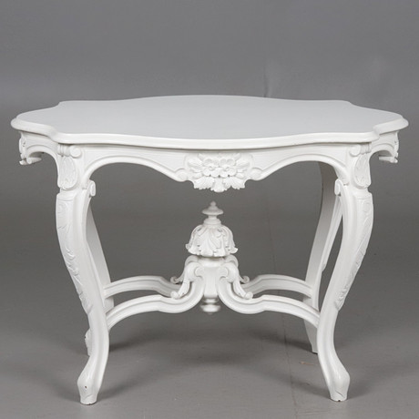 A painted rococo style table, 19th century. Furniture - Tables - Auctionet