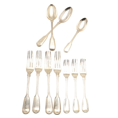 A GROUP OF VICTORIAN SILVER FIDDLE AND THREAD PATTERN FLATWARE. Silver ...