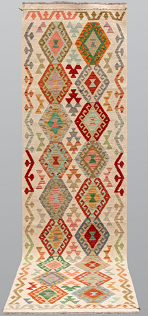ORIENTMATTA. Kelim Klassisk design gallerimodell, 299 x 83 cm. på auktion hos Gomér & Andersson Nyköping