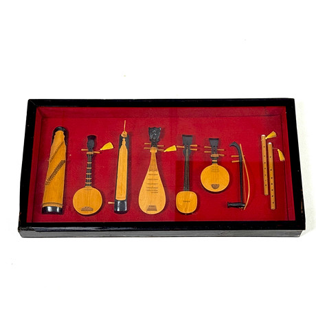 FRAMED MINIATURE INSTRUMENTS. Art - Other - Auctionet