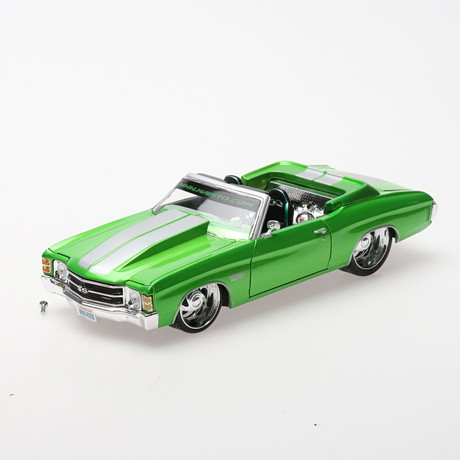 MODELLBIL, Chevrolet Chevelle SS 454 1971, Maisto, skala 1:18.