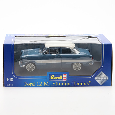 MODELLBIL, Ford 12 M "Streifen-Taunus", Revell, skala 1:18.