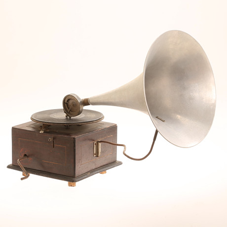 A 19th century funnel gramophone. Collectables - Musical instruments ...