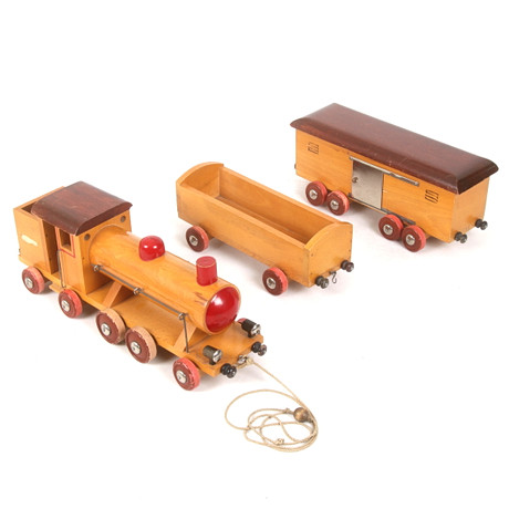 A three-piece wooden toy train, Brio, 20th century. Toys - Toys - Auctionet