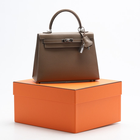 HERMÈS, väska, Kelly 25 Étoupe Sellier Epsom, Frankrike. 2025.