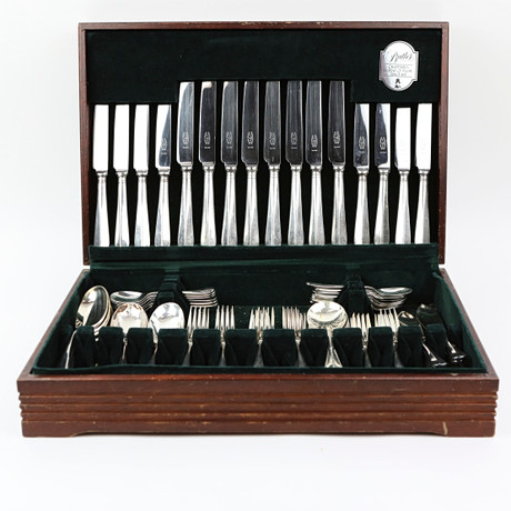 BUTLER SILVER PLATED CANTEEN OF CUTLEY. Silver & Metals - Silver plated ...