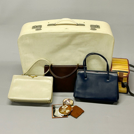 VINTAGE BAGS AND COMPACTS. Vintage & Designer Fashion - Auctionet
