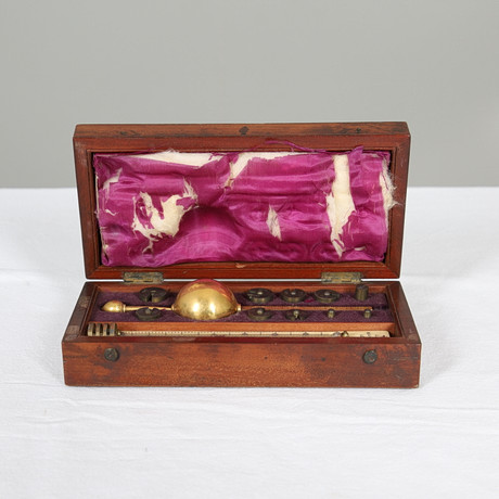 工芸品 Gustavsberg  Noaks Ark DROMEDAR 工芸品 Gustavsberg Noaks Ark DROMEDAR Late 19th Century Flat