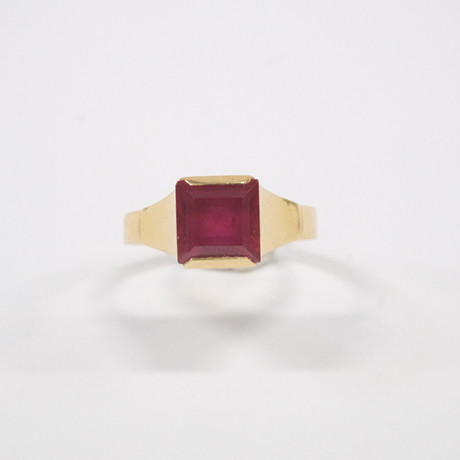 RING MED RÖD RUBIN, 18K GULD. Smycken & Ädelstenar - Ringar - Auctionet