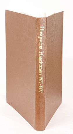 BOK HUSQVARNA HAGELVAPEN 1877-1977.