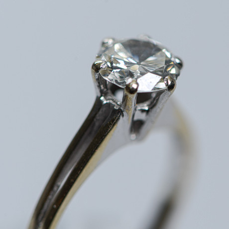 RING, 18K vitguld med briljantslipad diamant (1.08 ct). på auktion hos Formstad Auktioner