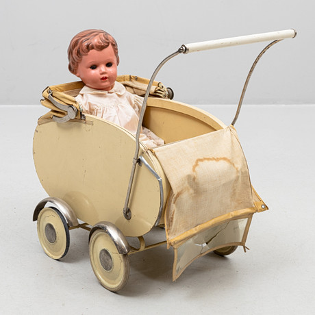 PUPPENWAGEN, Rattan/Metall, erste Hlfte 20. Jahrhundert. Sonstiges -  Sonstiges - Auctionet