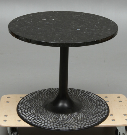 BORD med lös stenskiva, 1900-tal.