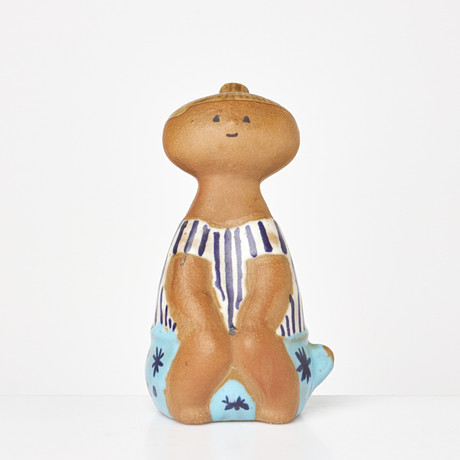 LISA LARSON. The figurine in stoneware. 