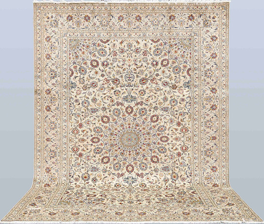 ORIENTMATTA. Ljus Keshan, 375 x 270 cm. på auktion hos Gomér & Andersson Nyköping