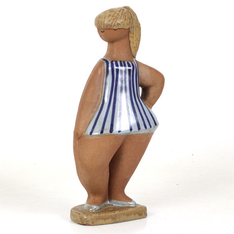 LISA LARSON. The figurine 