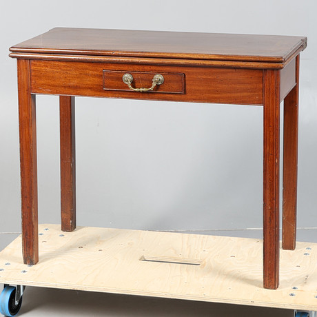 A GEORGE III MAHOGANY FOLD OVER TEA TABLE, CIRCA 1800. Furniture ...