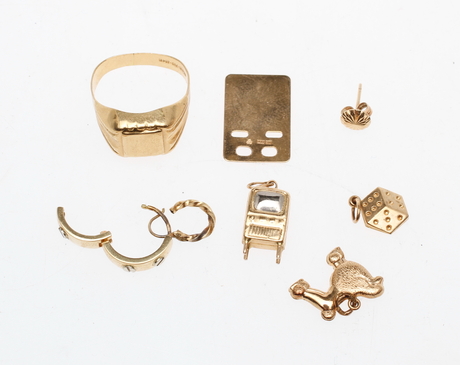 GULDSMYCKEN, 18k guld, vikt ca 9,4 gr.