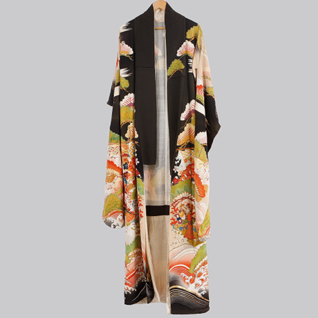 KIMONO, embroidered silkJapan, 1970s. Vintage & Designer Fashion 
