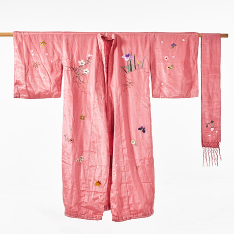 KIMONO, embroidered silkJapan, 1970s. Vintage & Designer Fashion 