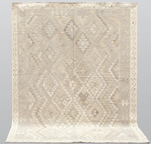 ORIENTMATTA. Kelim naturfärgad, 230 x 179 cm. på auktion hos Gomér & Andersson Norrköping