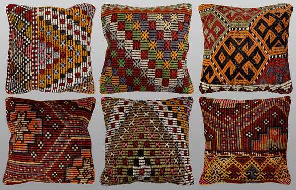 ORIENTMATTA. Parti Kuddfodral 6st, anatoliska Kelim fragment, 45 x 45 cm. på auktion hos Gomér & Andersson Norrköping