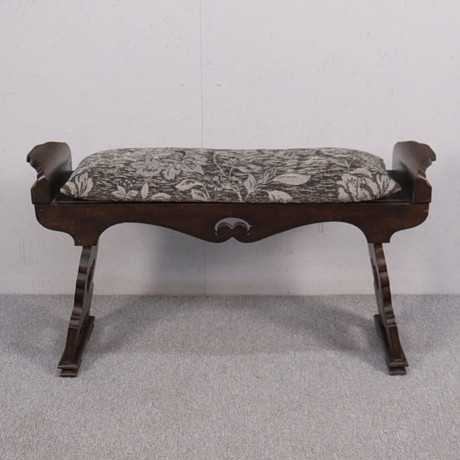 LISA LARSON. Figurin, 