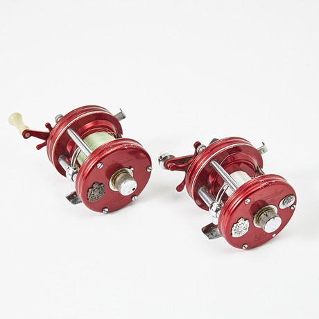 Two fishing reels, Ambassadeur 2000, Abu, Svngsta, 1960s. Collectables -  Fishing equipment - Auctionet
