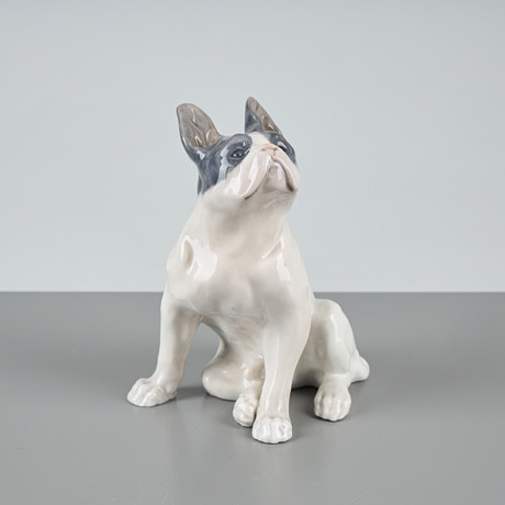 LISA LARSON. The figurine, 