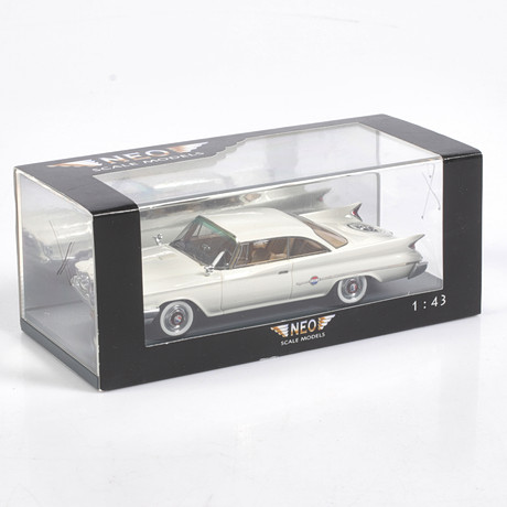 MODELLBIL, metall/resin, Chrysler 300F, NEO Models, skala 1:43.