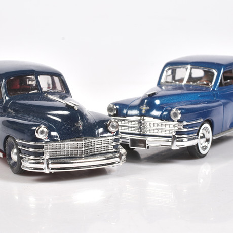 MODELLBILAR, 2 st, metall/resin, Chrysler Windsor, olika tillverkare, skala 1:43.