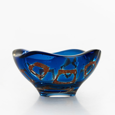 BIRGER KAIPIAINEN. A teacup with saucer, “Ravenna”, Arabia, mid