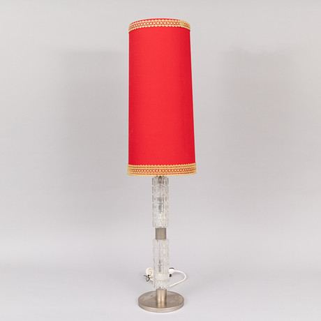 RICHARD ESSIG. GOLV-/BORDSLAMPA, glas och metall, 1960/70-tal. på auktion hos Garpenhus Auktioner