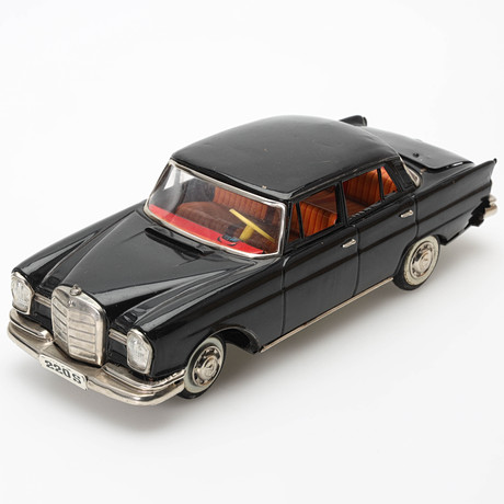 MODELLBIL, plåt, Mercedes Benz 220S, Japan.