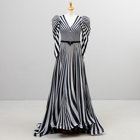 WEDDING DRESS, 4 parts, black, 1890s. Vintage & Designer Fashion - Auctionet